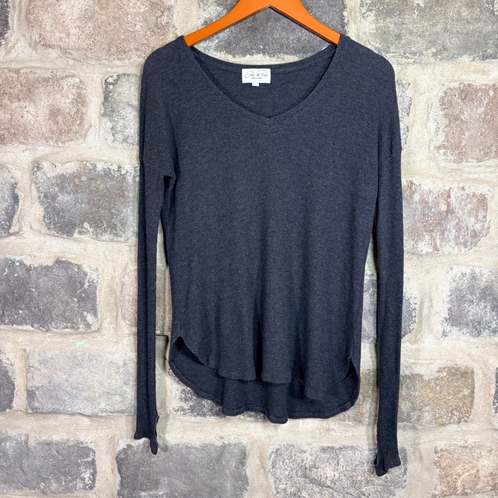 Feel‎ the Piece Terre Jacobs Charcoal Gray Waffle Knit V-Neck Thermal Top O/S